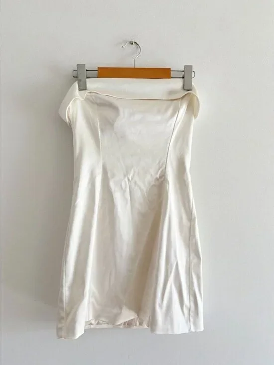 Aritzia Sunday Best Shimmer Satin Tube Dress Birch White Size 4 - Picture 6 of 10